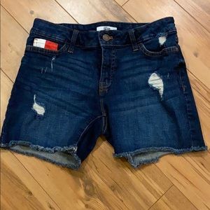 Tommy Hilfiger distressed shorts